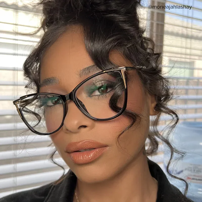 Bessie Black Glasses 11